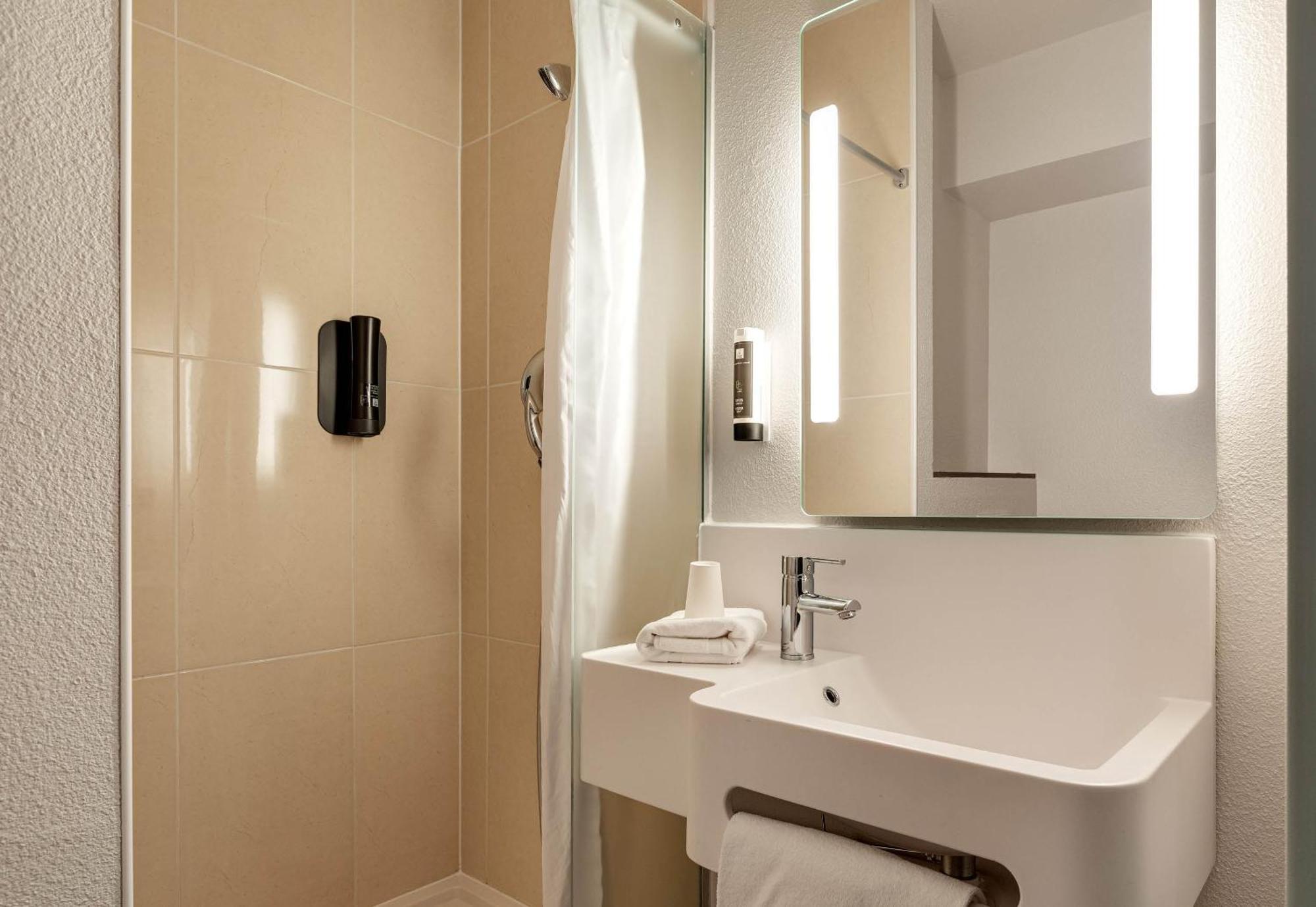 B&B Hotel Lille Tourcoing Centre Eksteriør billede